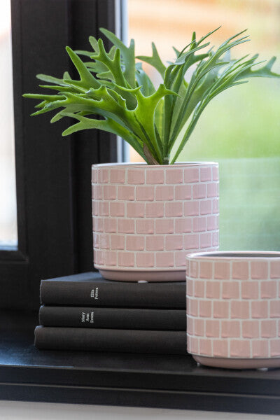 Sztuczna roślina w doniczce