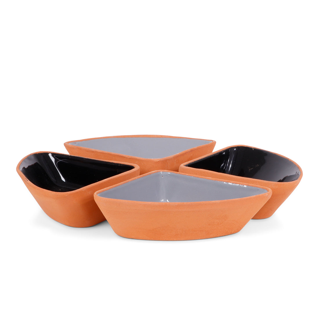 Zestaw 4 trójkątnych miseczek