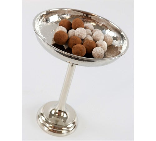 Srebrne naczynie na nóżce